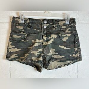 Harmony + HVOC Camouflage Woman’s Summer Casual Chic Micro Mini Shorts Size 9